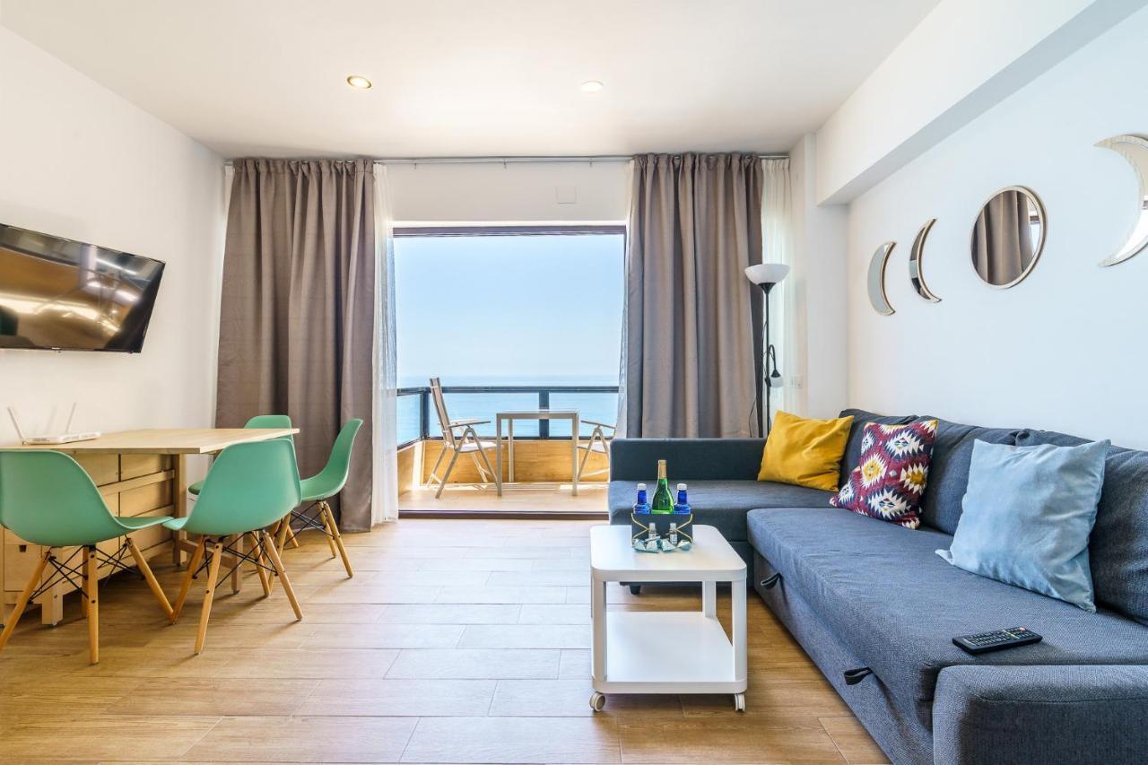 Amazing Views Beachfront Apartment With Swimming Pool 贝纳尔马德纳 外观 照片